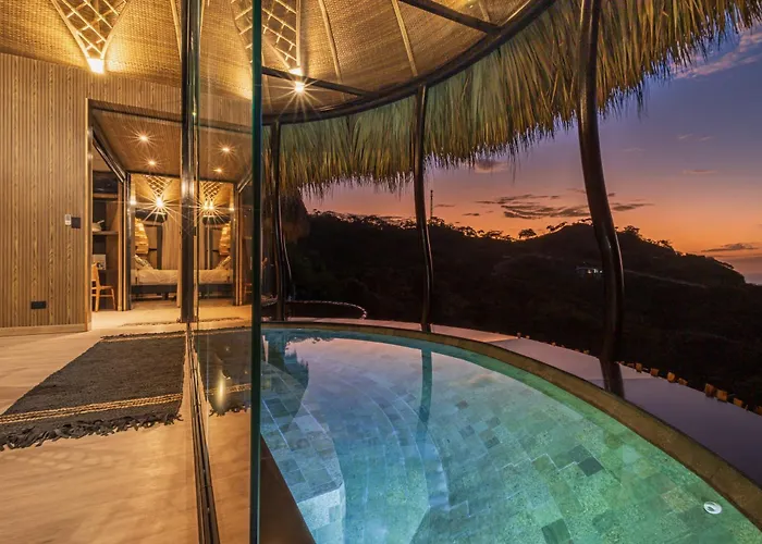 C O C O O N Villa Tamarindo