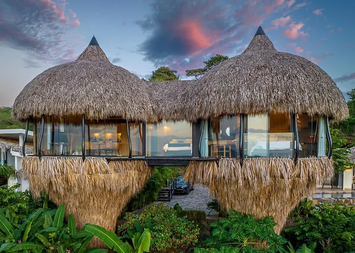 C O C O O N Villa Tamarindo